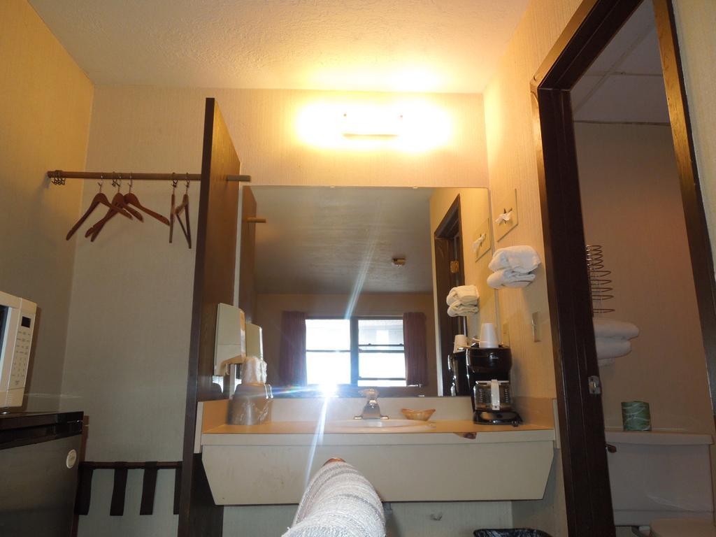 Knights Inn Endwell Екстер'єр фото