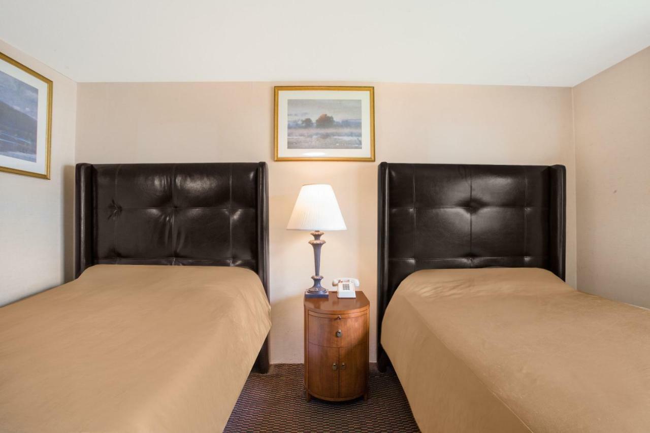 Knights Inn Endwell Екстер'єр фото