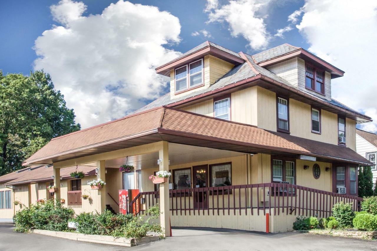 Knights Inn Endwell Екстер'єр фото